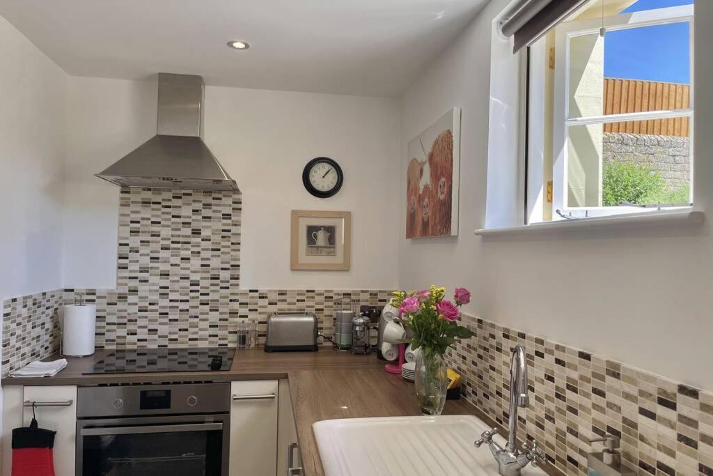 Lavender Apartment - Spacious Apartment Close To The Beach Deal Luaran gambar